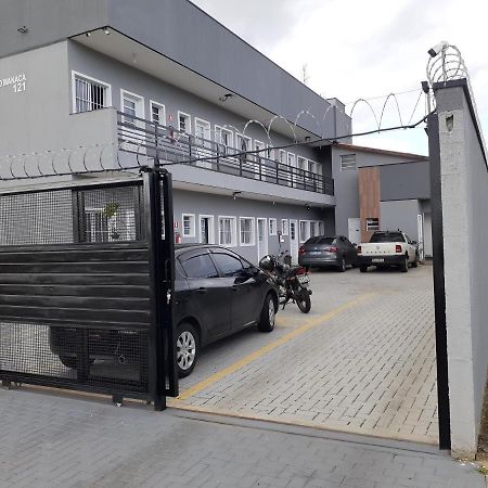 Loft05 Completo Ar Internet Garagem Prox Aparecida E Industrias Apartment Pindamonhangaba Luaran gambar