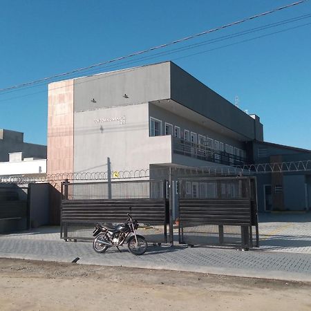 Loft05 Completo Ar Internet Garagem Prox Aparecida E Industrias Apartment Pindamonhangaba Luaran gambar